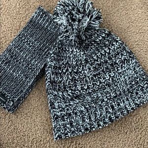 Rebecca Minkoff Beanie/Armwarmer Set